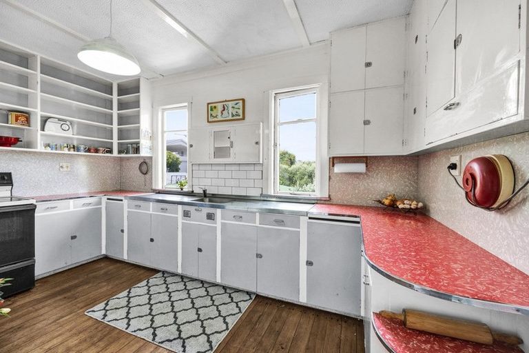 Photo of property in 53 Dorset Avenue, Westown, New Plymouth, 4310