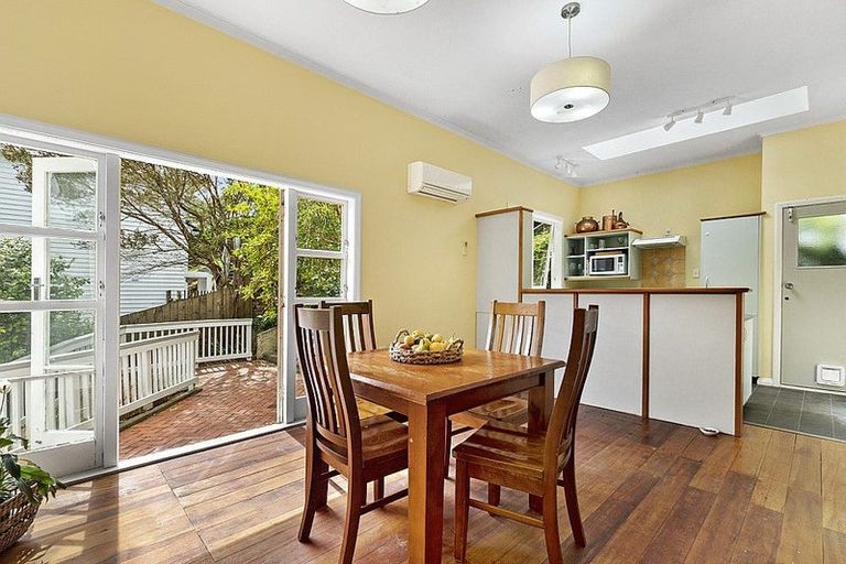 Photo of property in 94 Parkvale Road, Karori, Wellington, 6012