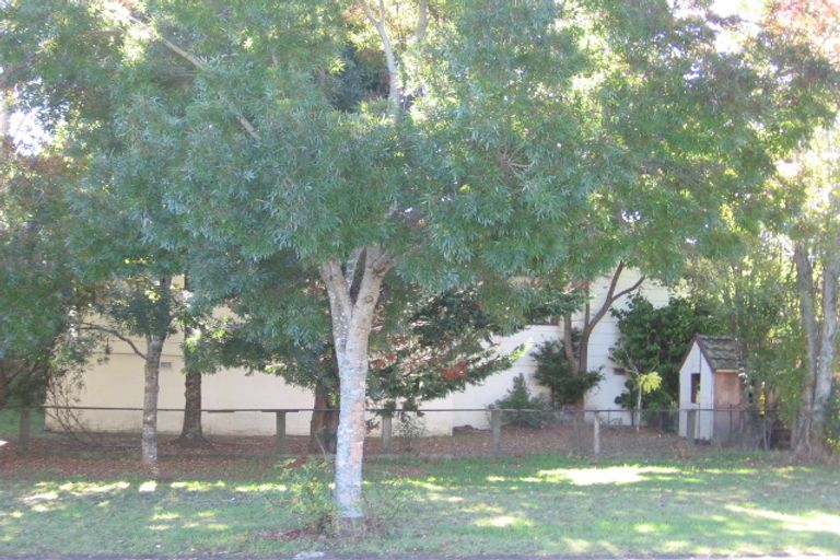 Photo of property in 122 Moire Road, West Harbour, Auckland, 0618