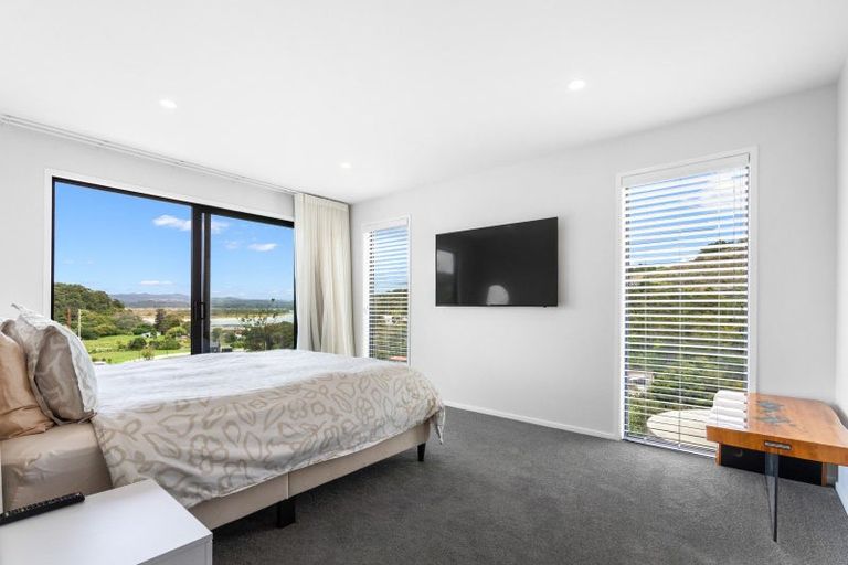 Photo of property in 11 Rihi Paea Rise, Ngunguru, 0173