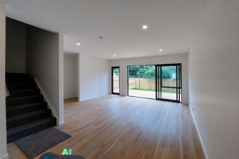 Photo of property in 16 Korokio Lane, Henderson, Auckland, 0612