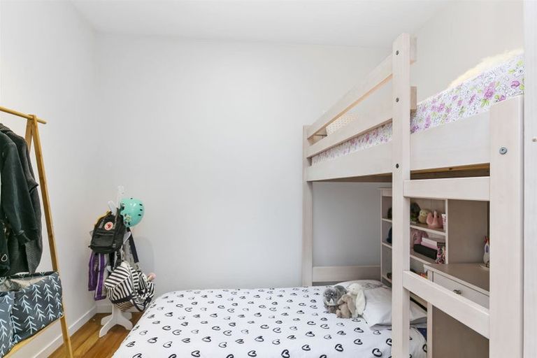 Photo of property in 15 Moir Street, Mount Victoria, Wellington, 6011