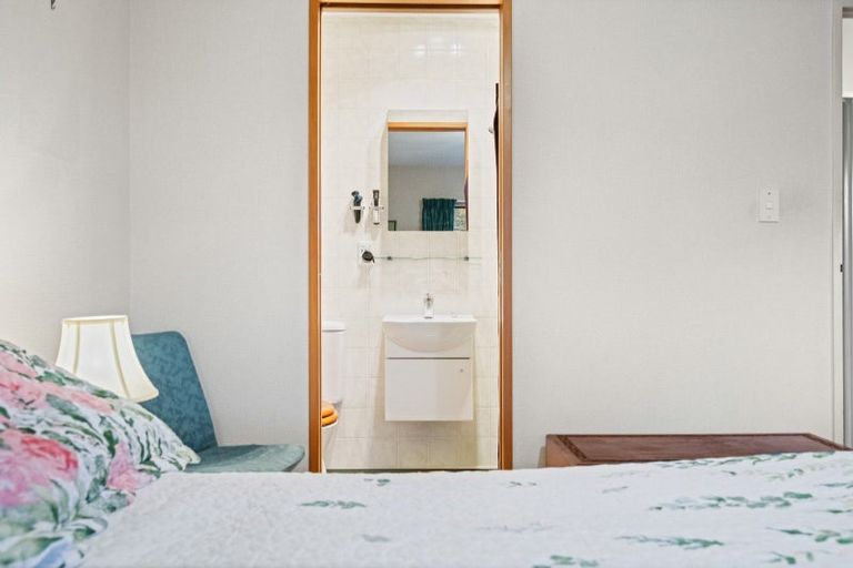 Photo of property in 10 Westmoreland Place, Cromwell, 9310