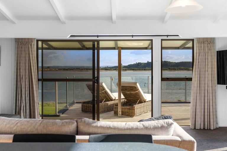 Photo of property in 690 Pukehina Parade, Pukehina, Te Puke, 3189