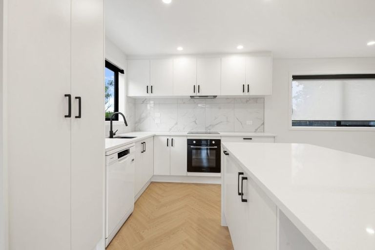 Photo of property in 56 Mcintyre Road, Mangere Bridge, Auckland, 2022