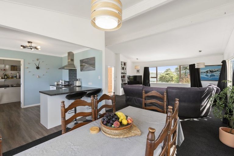 Photo of property in 9 O'rourke Place, Otaki Beach, Otaki, 5512