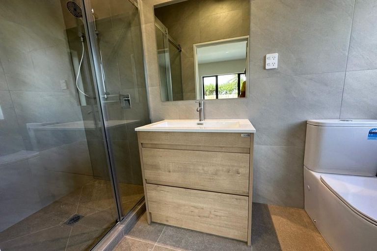 Photo of property in 62a Woodside Road, Massey, Auckland, 0614