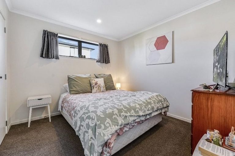 Photo of property in 8 Kaaka Street, Cambridge, 3434
