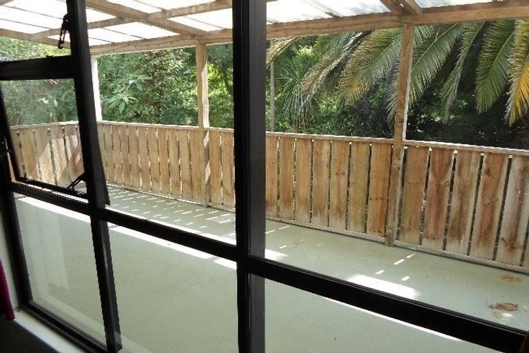 Photo of property in 24 Beaudine Avenue, Glenfield, Auckland, 0629