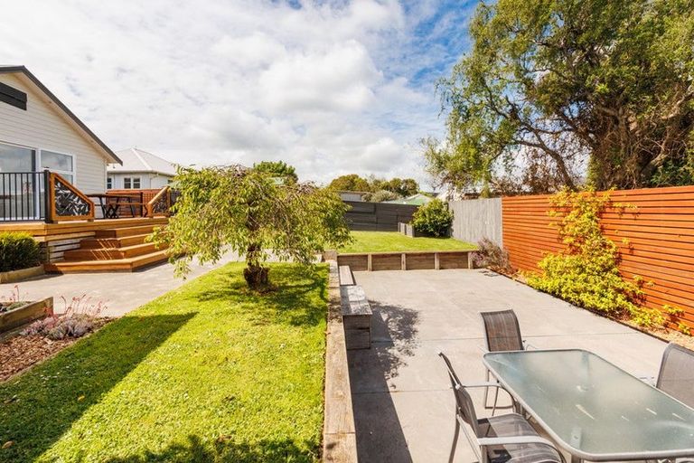 Photo of property in 32 Milton Street, Roslyn, Palmerston North, 4414
