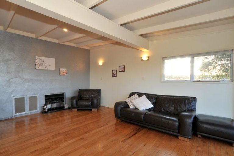 Photo of property in 31 Rothesay Bay Road, Rothesay Bay, Auckland, 0630