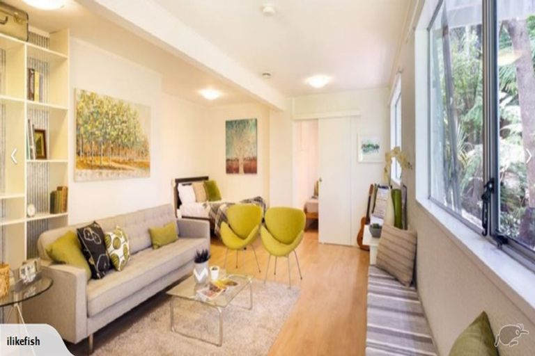 Photo of property in 24 Park Hill Road, Birkenhead, Auckland, 0626