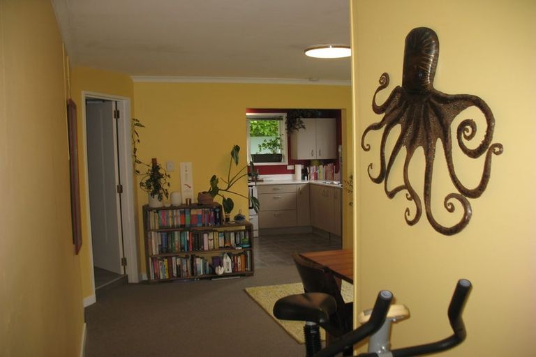 Photo of property in 12 Cheshire Street, Wilton, Wellington, 6012