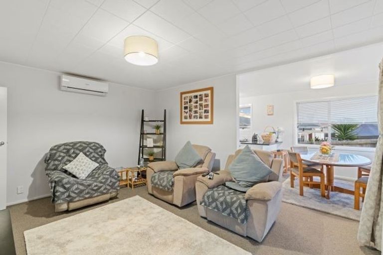 Photo of property in 38 Thompson Terrace, Manurewa, Auckland, 2102