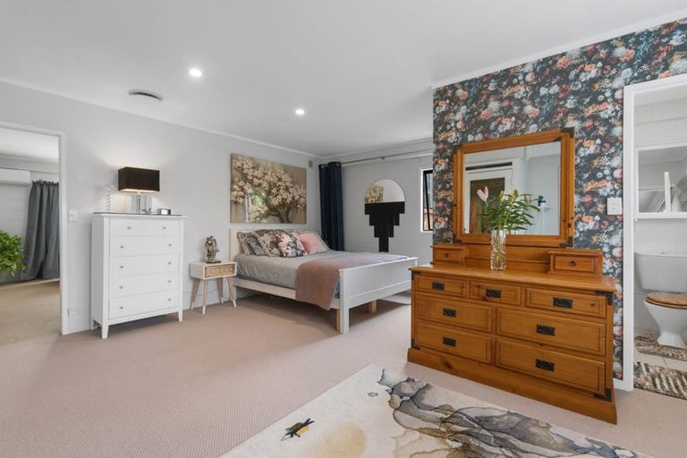 Photo of property in 2/57 Nigel Road, Browns Bay, Auckland, 0630