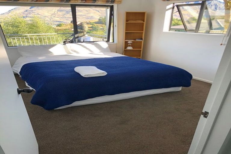 Photo of property in 30 Greenstone Place, Fernhill, Queenstown, 9300