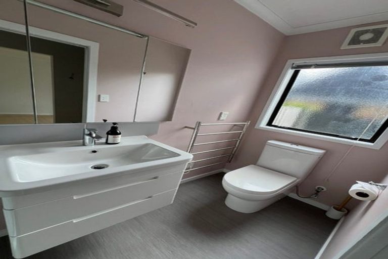 Photo of property in 1/62 Beresford Street, Bayswater, Auckland, 0622