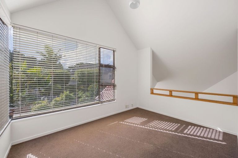 Photo of property in 2/30 Uppingham Crescent, Hillcrest, Auckland, 0627