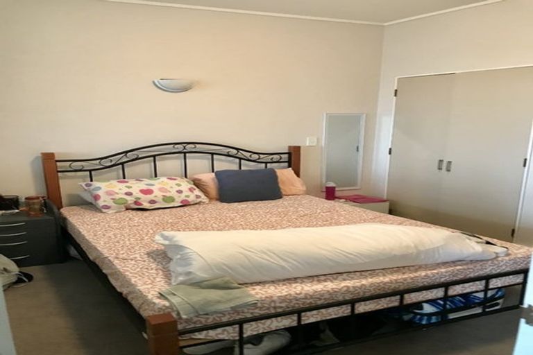 Photo of property in 17 Kent Terrace - Kent Apartments, 6d/16 Kent Terrace, Mount Victoria, Wellington, 6011