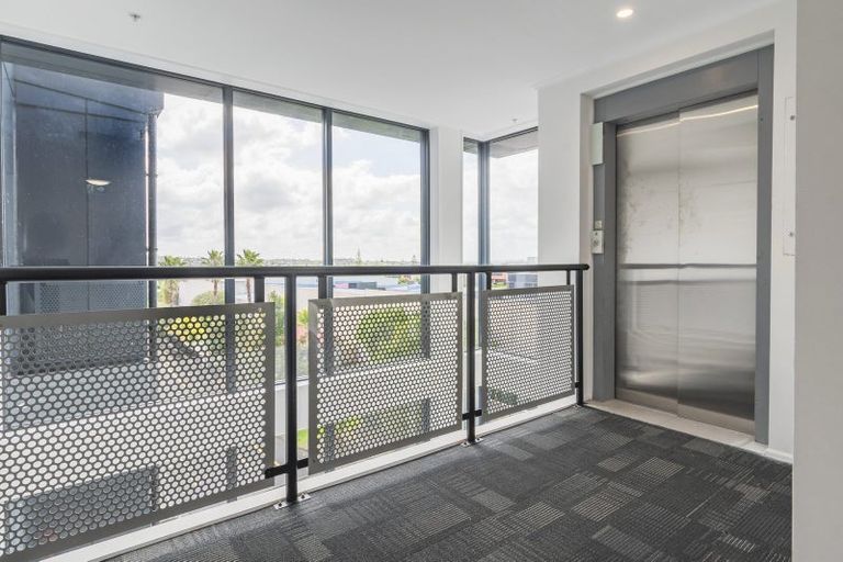 Photo of property in 13f/30 Westward Ho, Glen Eden, Auckland, 0602