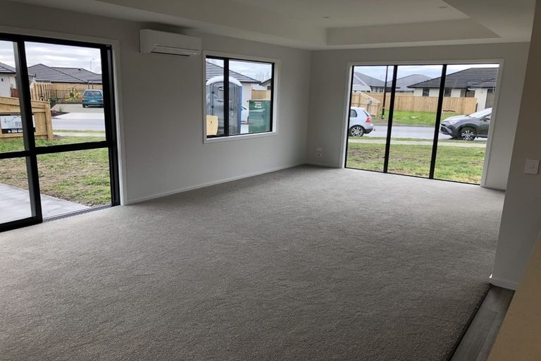 Photo of property in 14 Feltham Street, Hunterville, 4730