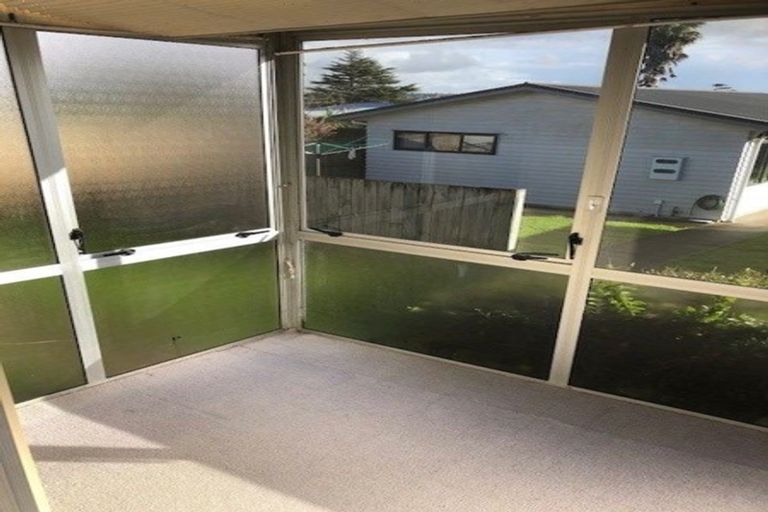 Photo of property in 29 Vodanovich Road, Te Atatu South, Auckland, 0610