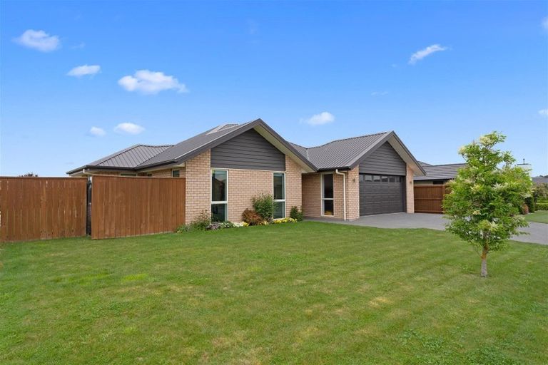 Photo of property in 18 Lancewood Way, Rangiora, 7400