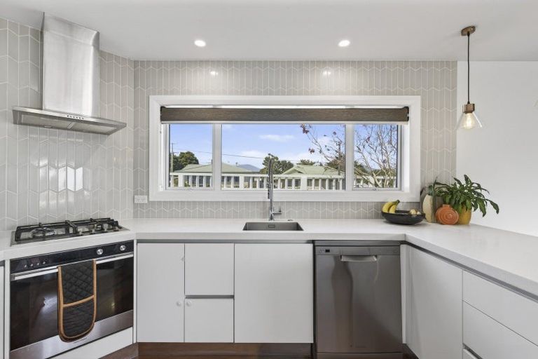 Photo of property in 134 Tukapa Street, Westown, New Plymouth, 4310