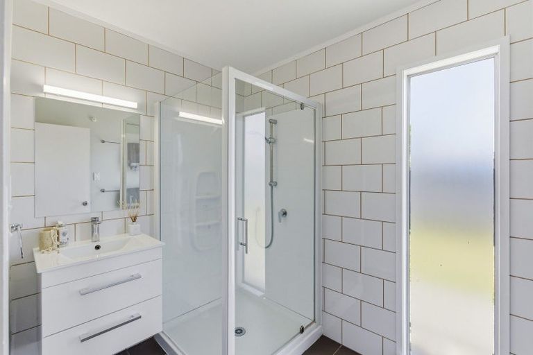 Photo of property in 2 Cypress Grove, Paraparaumu, 5032