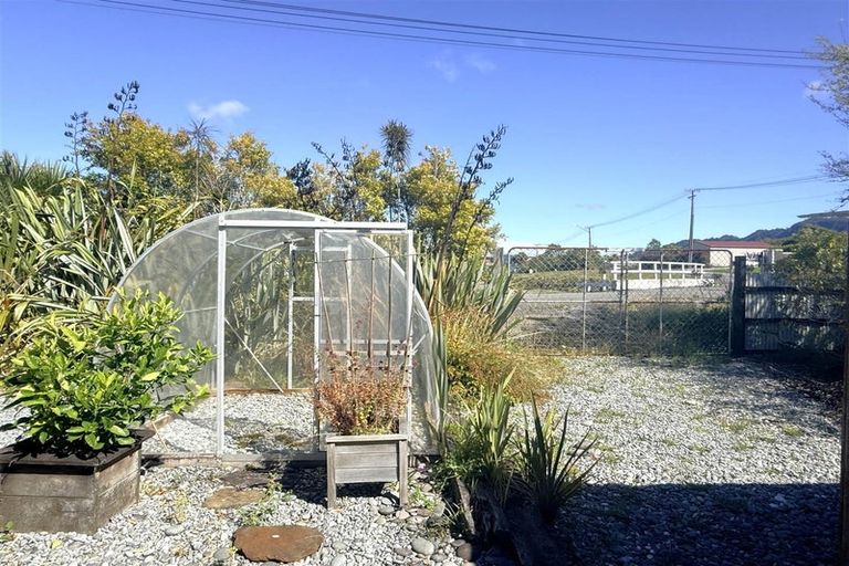 Photo of property in 16 Pitt Street, Runanga, 7803