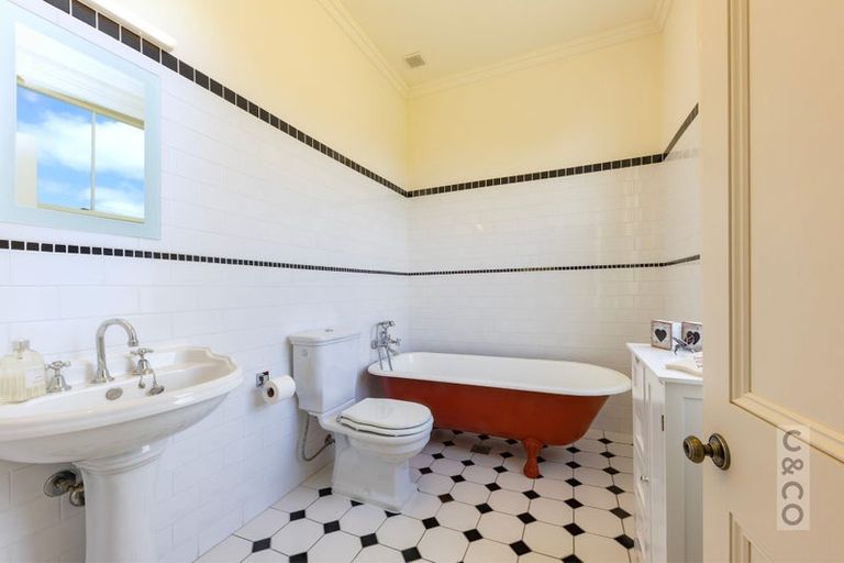 Photo of property in 14 Nelson Street, Helensville, 0800