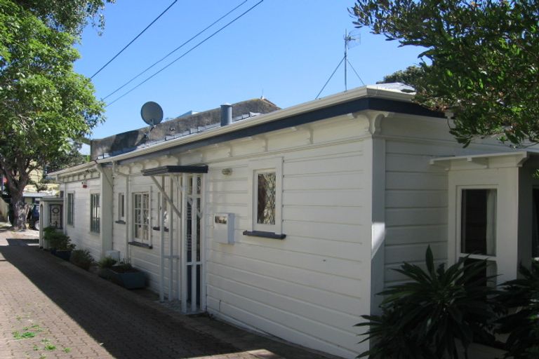 Photo of property in 2/3 Staunton Avenue, Mount Cook, Wellington, 6011