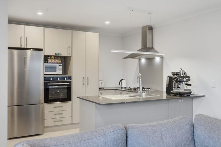 Photo of property in 16 Harore Road, Takanini, 2112
