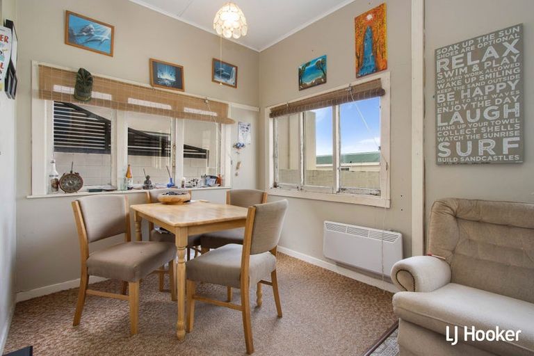 Photo of property in 32 Beach Road, Waihi Beach, 3611