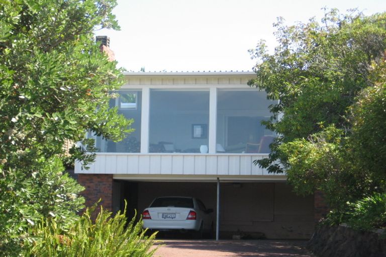 Photo of property in 8 Churchill Road, Murrays Bay, Auckland, 0630