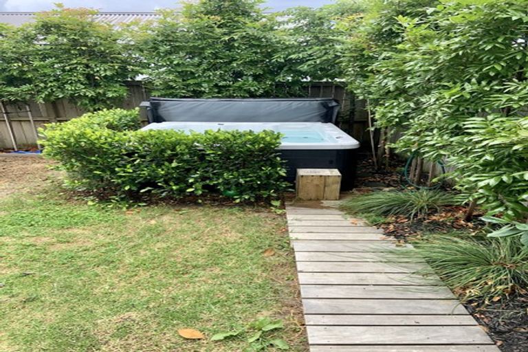 Photo of property in 86 Wharf Road, Te Atatu Peninsula, Auckland, 0610