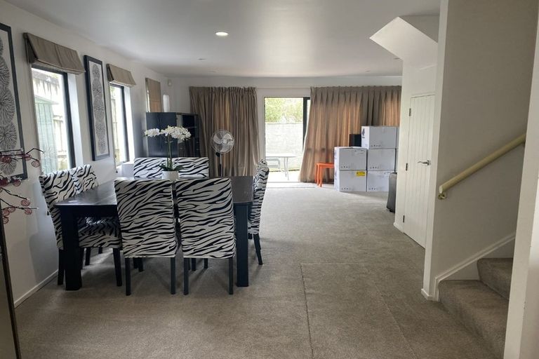 Photo of property in 9/64 Schnapper Rock Road, Schnapper Rock, Auckland, 0632