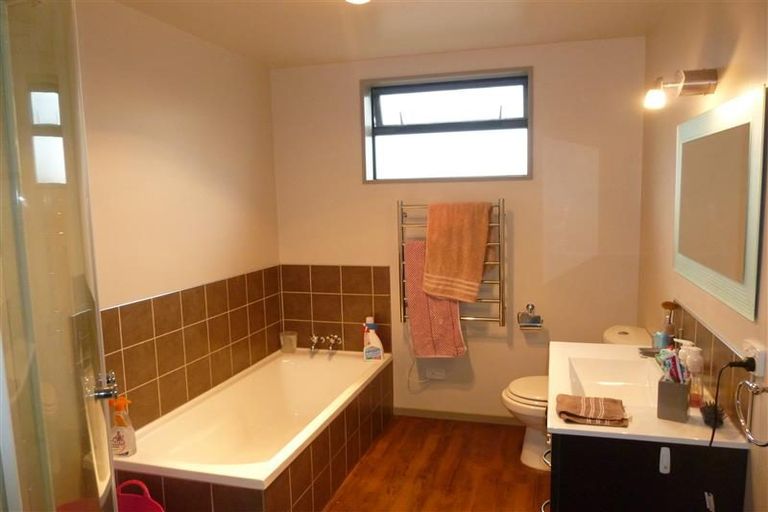 Photo of property in 94a Mackworth Street, Woolston, Christchurch, 8062