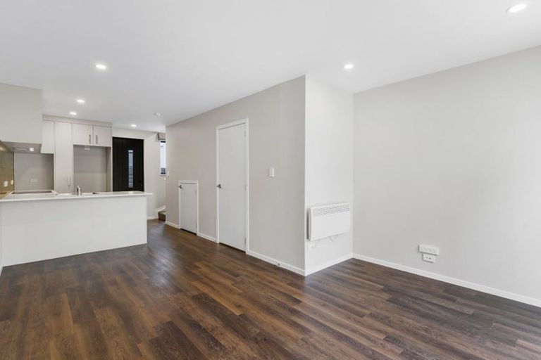 Photo of property in 46 Tokai Place, Glen Eden, 0602