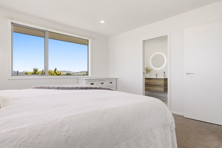 Photo of property in 15 Beachman Grove, Hilltop, Taupo, 3330