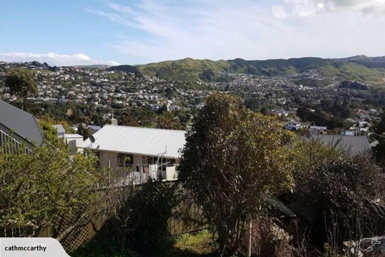 Photo of property in 23 Carluke Street, Paparangi, Wellington, 6037