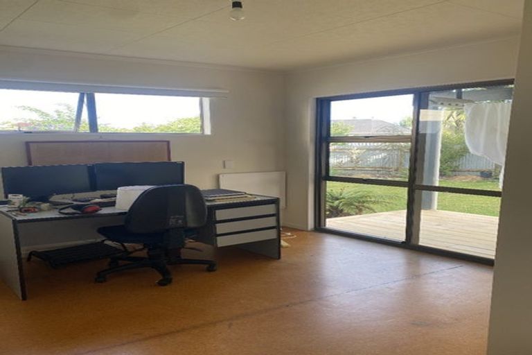 Photo of property in 52b Kirk Street, Otaki, 5512