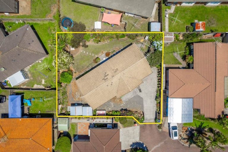 Photo of property in 119 Riverton Drive, Randwick Park, Auckland, 2105