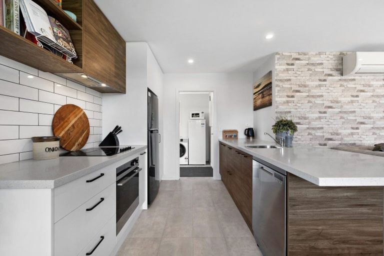 Photo of property in 14 Teal Place, Lake Hawea, Wanaka, 9382