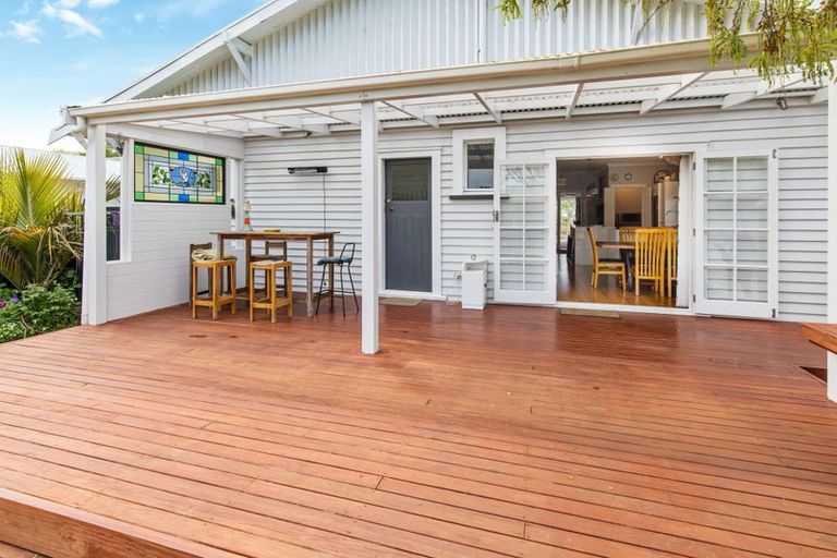 Photo of property in 35 Grey Street, College Estate, Whanganui, 4500