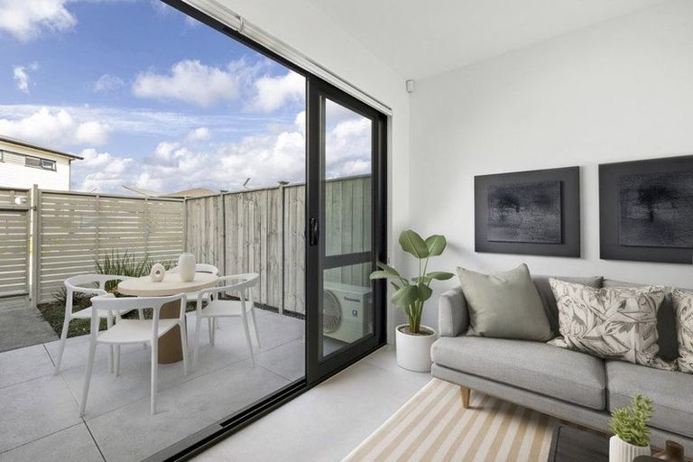 Photo of property in 143 Waituarua Drive, Takanini, Auckland, 2112