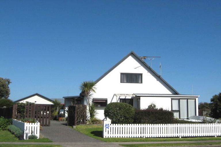Photo of property in 25 Fishermans Drive, Coastlands, Whakatane, 3120