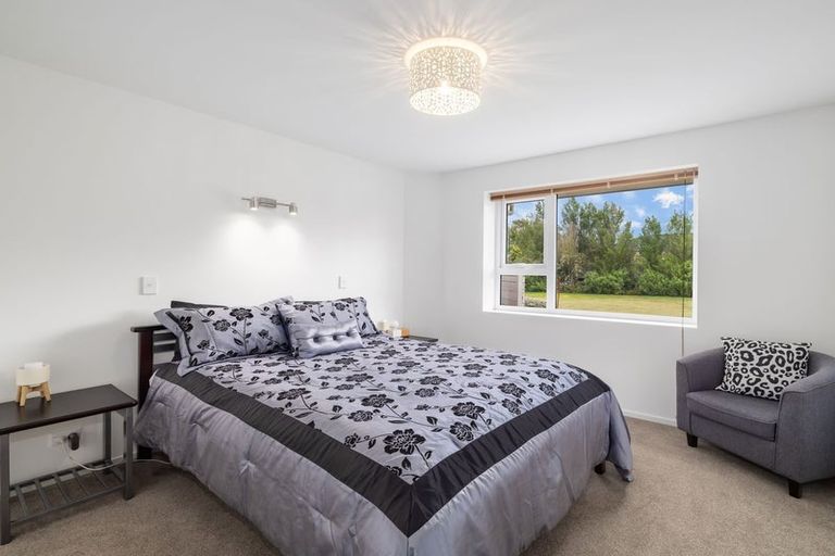 Photo of property in 8 Riverside Way, Amberley, 7410