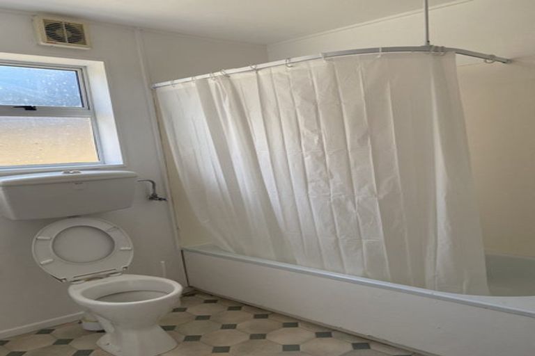 Photo of property in 1/24 Park Road, Miramar, Wellington, 6022