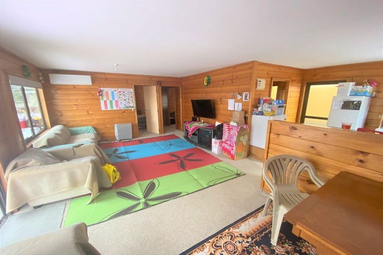 Photo of property in 1/100 Bond Crescent, Forrest Hill, Auckland, 0620